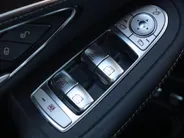 Mercedes-Benz EQC 400 4MATIC Premium Plus 80 kWh l Trekhaak l Keyless l Stoelverwarming