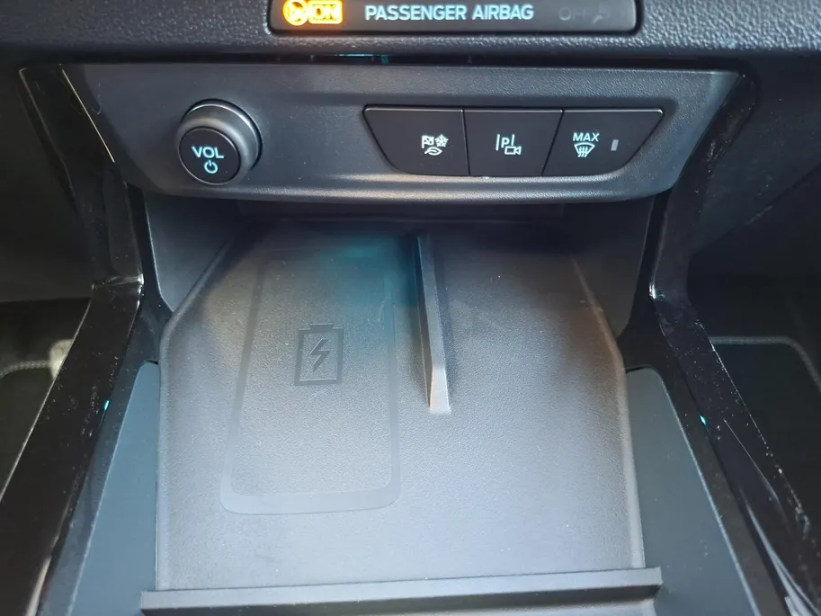 Ford Puma Gen-E 46,8 kWh | Winterpack | Afn. Trekhaak | Driver assistancepack | 17' Lichtmetaal | 360Camera | Adaptive Cruisecontrol | Dodehoekdetectie | Led verlichting | Apple Carplay&Android Auto | Nieuw te bestellen |