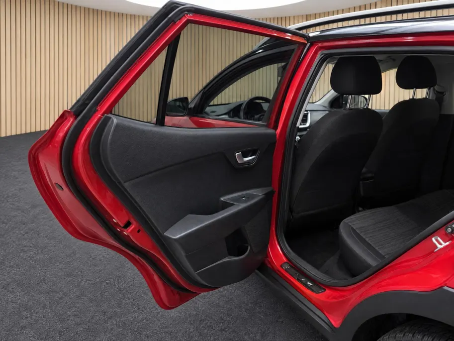 Kia Stonic 1.0 T-GDi MHEV DynamicPlusLine Dealer onderhouden | Trekhaak | Climate control | Navigatie |