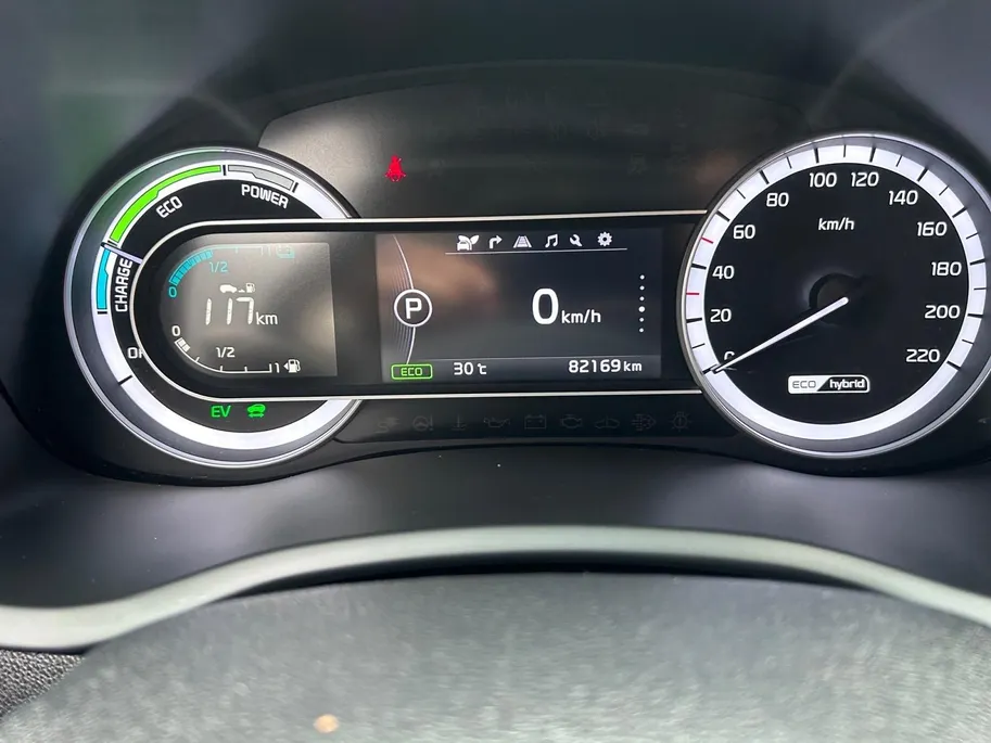 Kia Niro 1.6 GDi Hybrid DynamicLine | Trekhaak Vast + 13-Polige Stekker | All-Seasonbanden | Apple Carplay / Android Auto | Navigatiesysteem | Parkeersensoren + Camera Achter | Cruise Control | Rijstrooksensor + Correctie