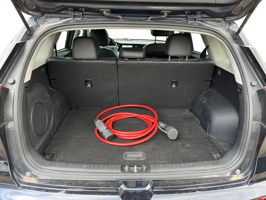 Kia e-Niro ExecutiveLine 64 kWh | Elektrische stoelverstelling | Stoelventilatie | JBL Audio systeem | Elektrisch schuifdak