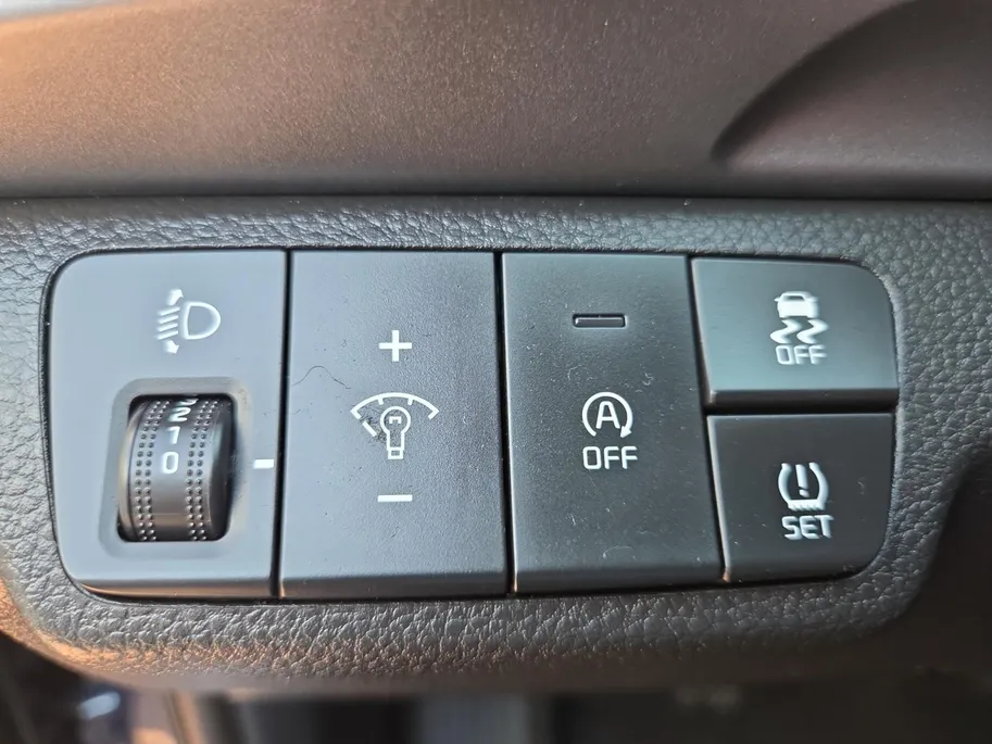 Kia Stonic 1.0 T-GDi MHEV DynamicLine | Cruise Control Adaptief | Achteruitrijcamera | Apple Carplay& Android Auto | LM Velgen | rijstrooksensor met correctie | Fabrieksgarantie t/m 15-02-2031 | Alseason Banden |