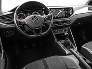 Volkswagen Polo 1.0 TSI 95pk Highline · Apple/Android Car Play · Navigatie · Clima · 16'Velgen · Sportstoelen · Draadloze Telefoonlader ·