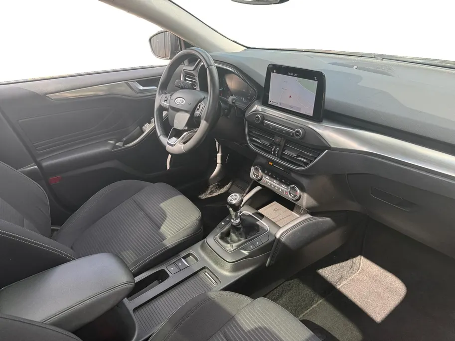 Ford Focus Wagon 1.0 EcoBoost Titanium Business | NL Auto | Dealeronderhouden | Panormadak | Winter Pack | Comfort Pack | Apple Carplay & Android Auto |