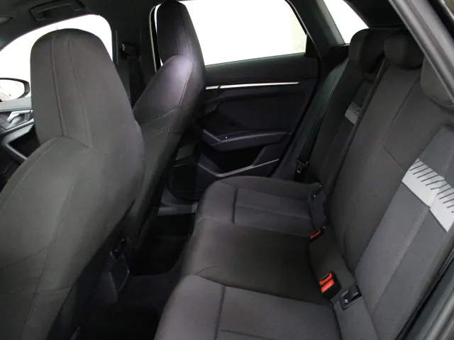 Audi A3 Sportback 30 TFSI Advanced edition Navigatie | Cruise Control | 17' Velgen | PDC