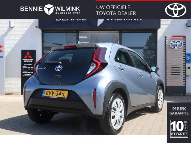 Toyota Aygo X 1.0 VVT-i MT Play Allseason banden | Armsteun