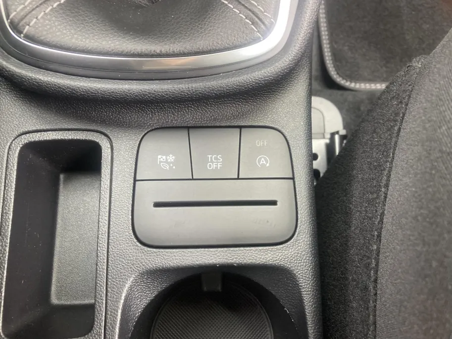 Ford Fiesta 1.0 EcoBoost 125 pk Hybrid Titanium Apple Carplay/ Android Auto - Winter Pack -Climate Control