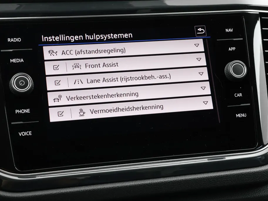 Volkswagen T-Roc 1.5 TSI 150pk DSG Sport · Camera · ACC · Alarmklasse 3 · Apple/Android Car Play · Verkeersbord Detectie · Elek. Inklapbare Spiegels ·