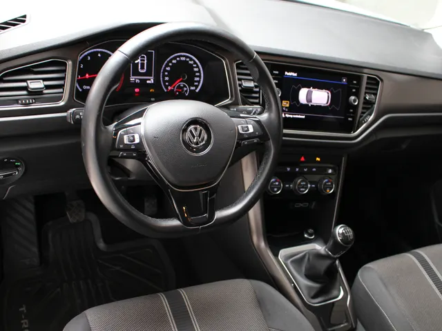 Volkswagen T-Roc 1.0 TSI Style | Airco | Navigatie | Trekhaak | PDC