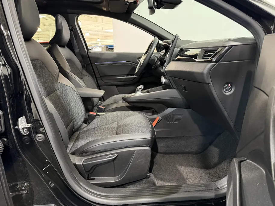 Renault Captur 145PK E-Tech Hybrid SL Rive Gauche Automaat | Schuif/Kantel Dak | Trekhaak | Stoel & Stuurwiel Verwarming | 9,3' Navi | Digital Cockpit | Stoel & Stuurwiel Verwarming | Adaptive Cruise Control |