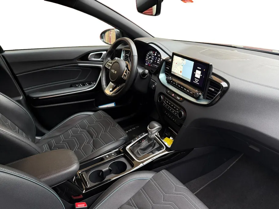 Kia Ceed Sportswagon 1.0 T-GDi MHEV Design Edition Automaat |  Cruise control Adaptief  | Camera| Stoelverwarming | Carplay & Android Auto | Fabrieksgarantie t/m 15-3-2032 +3x 1 jaar* | NAP