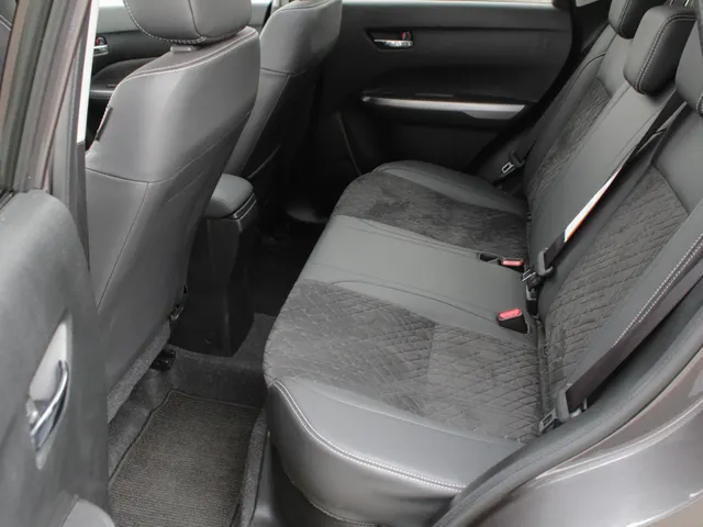 Suzuki Vitara 1.5 Hybrid Style Automaat | Navi | Adap Cruise | Panodak | Trekhaak | All Season