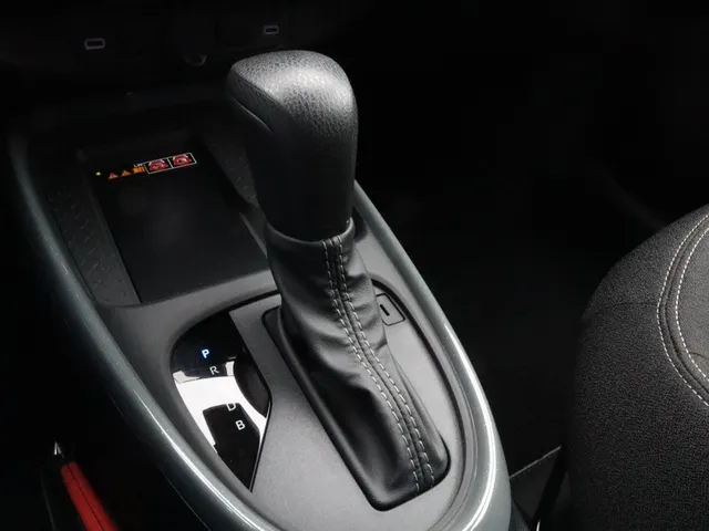 Toyota Aygo X Hybrid 115 pulse Bi-Tone | Easy Pack VERKOCHT