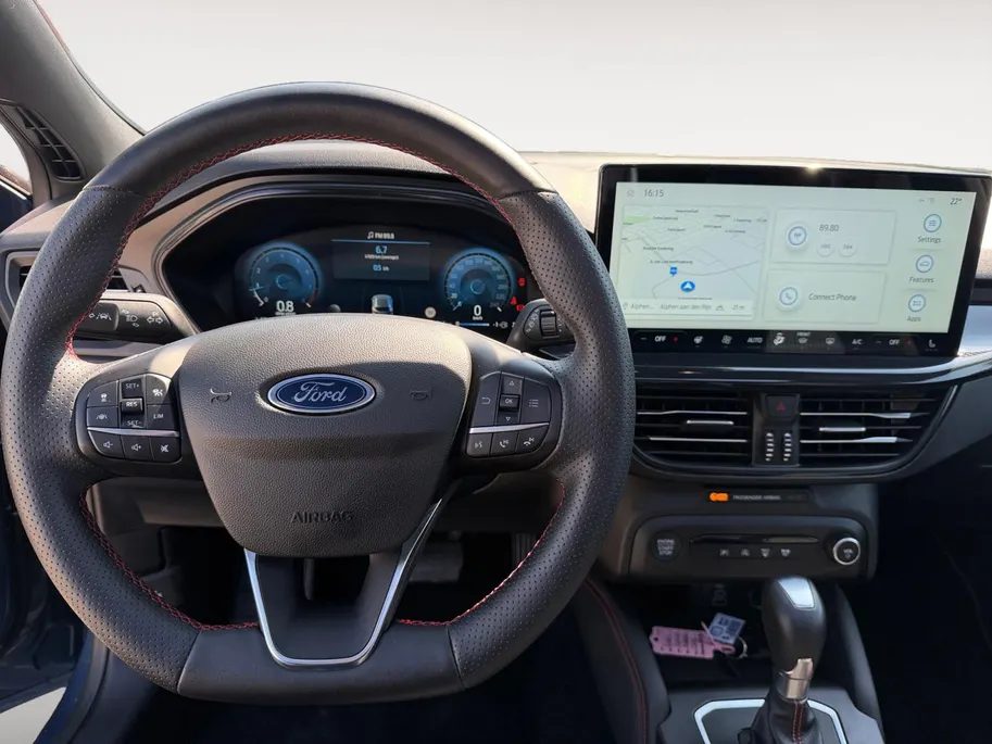 Ford Focus Wagon 1.0 EcoBoost Hybrid ST Line X | Automaat | Pano dak | Adapt. cruise control | BLIS | Winter pack | Parkeersensoren voor en achter | Achteruitrijcamera | B&O audio | Draadloos opladen mobiel | Bovag garantie |