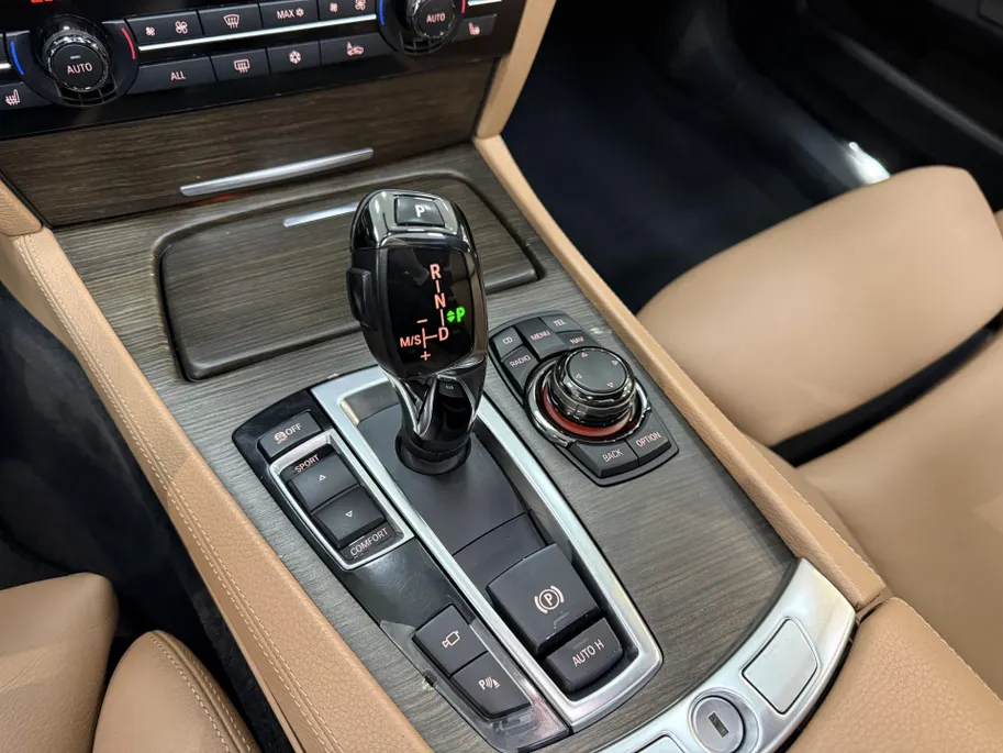 BMW 7 Serie 740i 326PK Automaat High Executive BMW 7-serie 740i