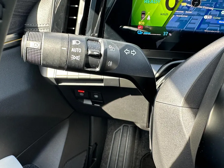Renault Scénic E-Tech EV87 long range iconic | Dode Hoek Detectie | Harman Kardon | Stoel & Stuurverwarming | Automatische Kofferbak | Apple Carplay & Android Auto | Dodehoek Detectie | 12 Maanden BOVAG Garantie