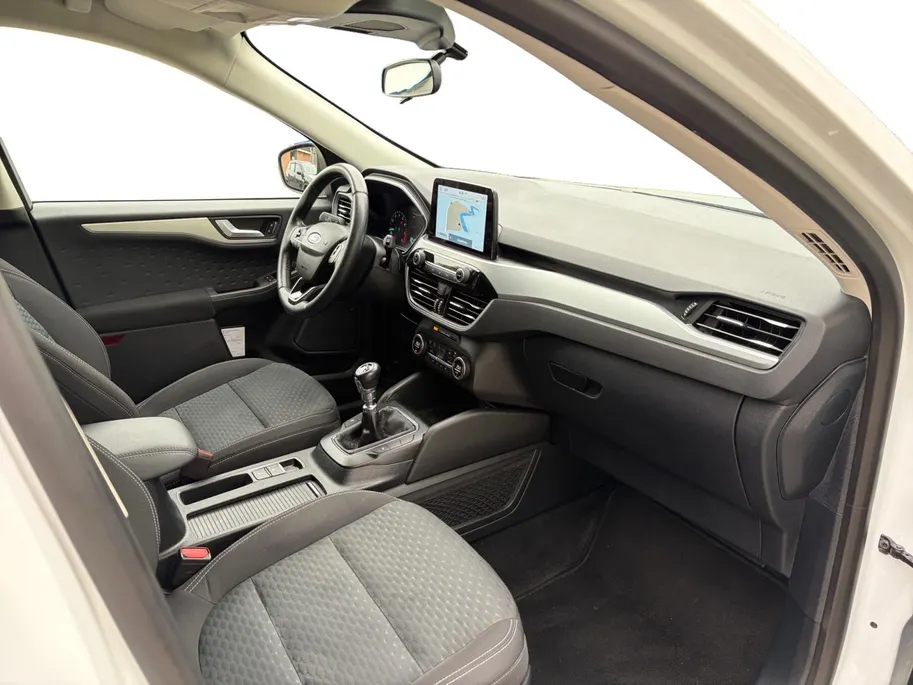 Ford Kuga 1.5 EcoBoost Titanium 150PK | Trekhaak (1800kg trekgewicht) | Navigatie | Parkeersensoren | Privacy Glass | Winter Pack