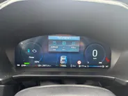 Ford Kuga 2.5 PHEV ST-Line | NL auto | Automaat | Pano dak | Elektr. trekhaak | Winter pack | Adapt. Cruise control | BLIS | 360 graden camera | Draadloos opladen mobiel | Fabrieksgarantie tot 01-2028 |