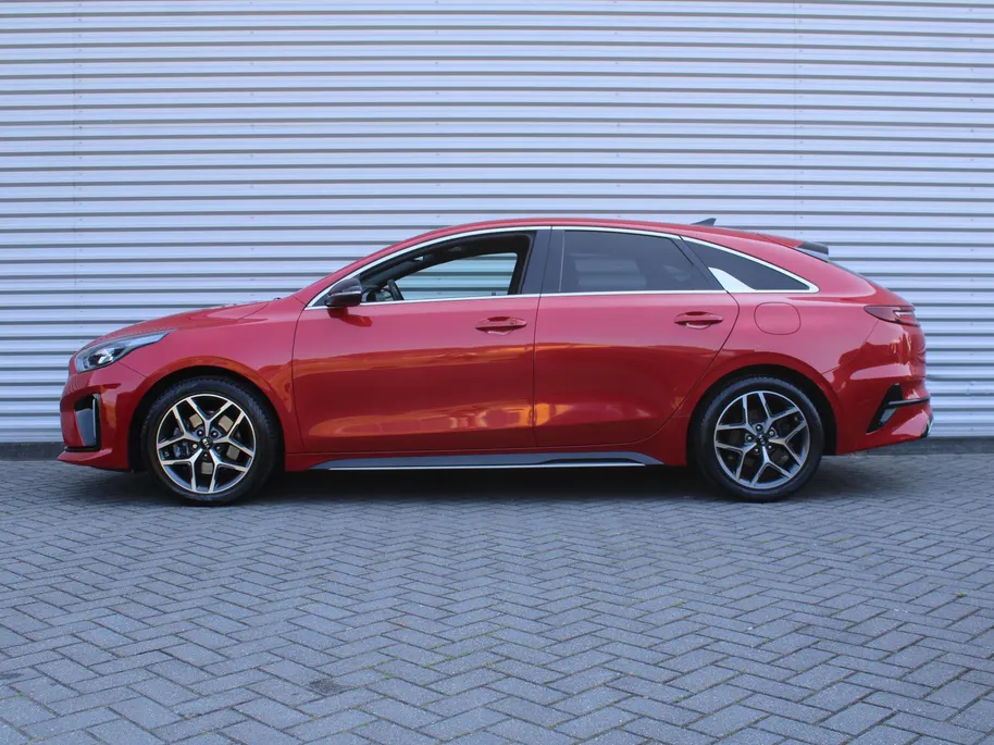 Kia ProCeed 1.4 T-GDI GT-Line | Trekhaak | Stuur-/stoelverwarming | Schuifdak | Camera | Cruise | Navi | 17" LM | Clima | LED |