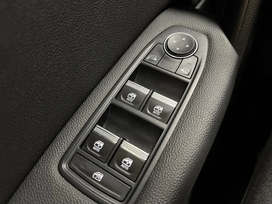 Renault Captur 1.6 E-Tech Hybrid 145 Intens AUTOMAAT AIRCO CAMERA PARKEERSENSOREN CRUISE CONTROLE APPLE CARPLAY ANDROID AUTO HOGE INSTAP ZEER MOOIE AUTO DEALER ONDERHOUDEN