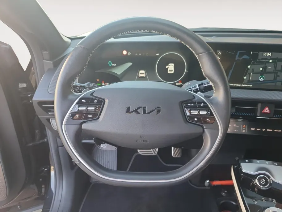 Kia EV6 GT-Line AWD 77.4 kWh | Schuifdak | Rondom Camera | Stoel verwarming en ventilatie | Elektrisch bedienbare voorstoelen | Meridian audio