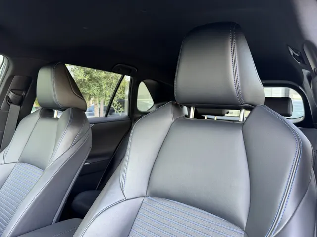 Toyota RAV4 2.5 Hybrid Bi-Tone | Stoel & stuurverwarming | Leder