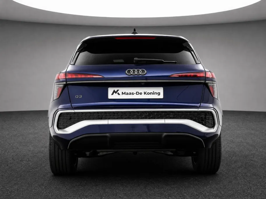 Audi Q3 1.5 TFSI e-hybrid S edition 272 PK · Techniekpakket plus · Privacy glas · S line interieur met sportst.
