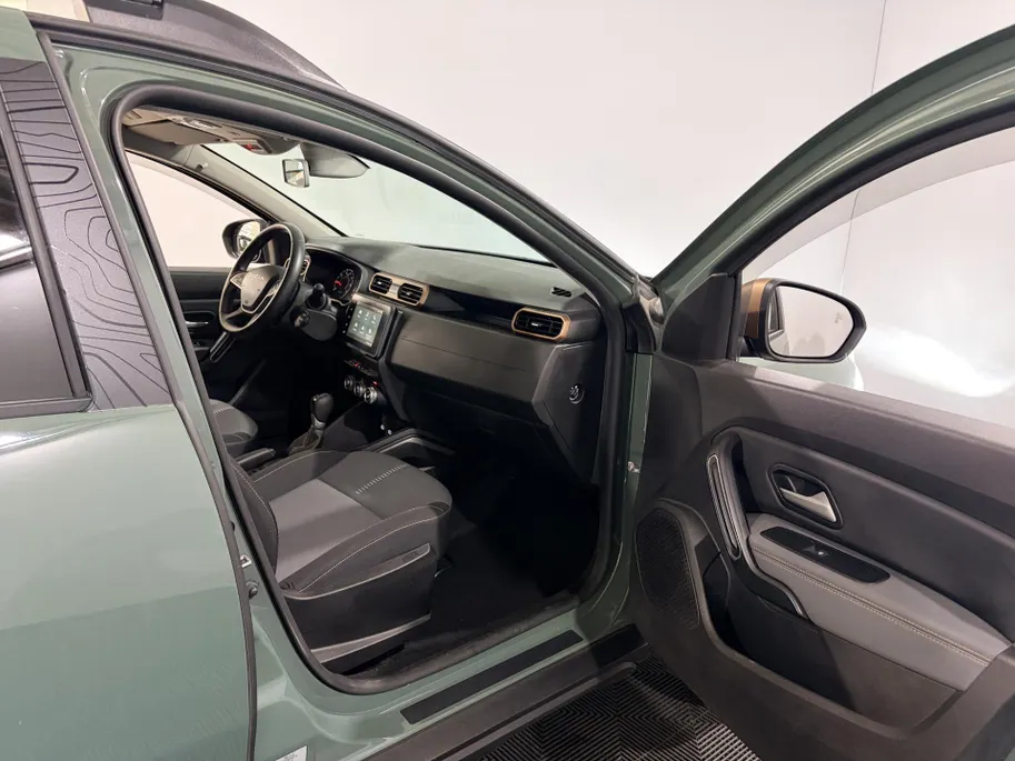 Dacia Duster 150PK TCe Extreme Automaat | Navigatie | Apple Carplay/Android Auto | Cruise Control | Climate Control | Lichtmetalen Velgen | Dodehoek detectie | Licht & Regen Sensor |