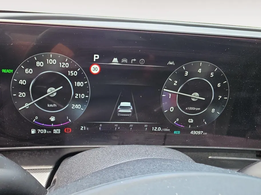 Kia Sportage 1.6 T-GDi Hybrid DynamicPlusLine | Climate control | Navigatie | Elektrische achterklep | Schuif/kantel dak | Stoel-en stuurverwarming