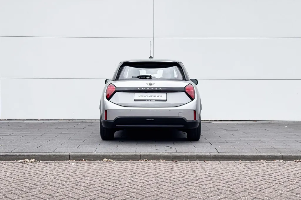 MINI Cooper 5-deurs Cooper C Essential