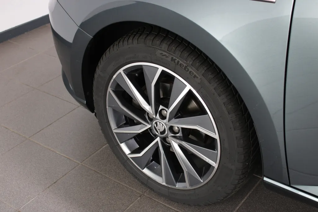 Škoda Fabia Combi 1.0 TSI Drive / Navigatie / Parkeersensoren /