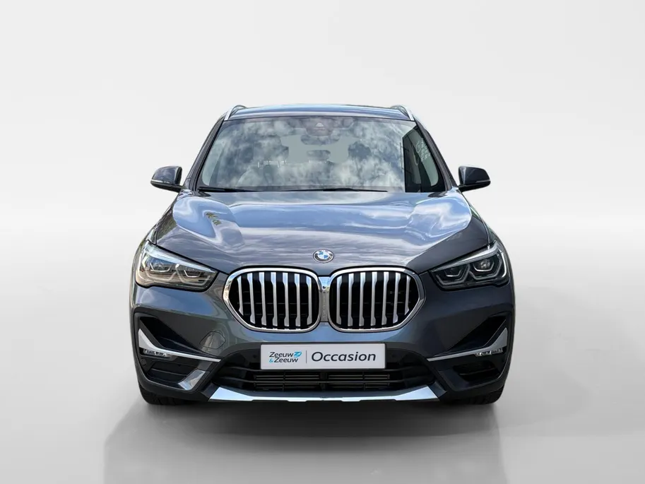 BMW X1 sDrive20i VDL Nedcar Edition | Trekhaak | Camera | Leder | Head-Up Display | Navi | Stoelverwarming | Elektrische achterklep | LED | 12 maanden Bovag Garantie
