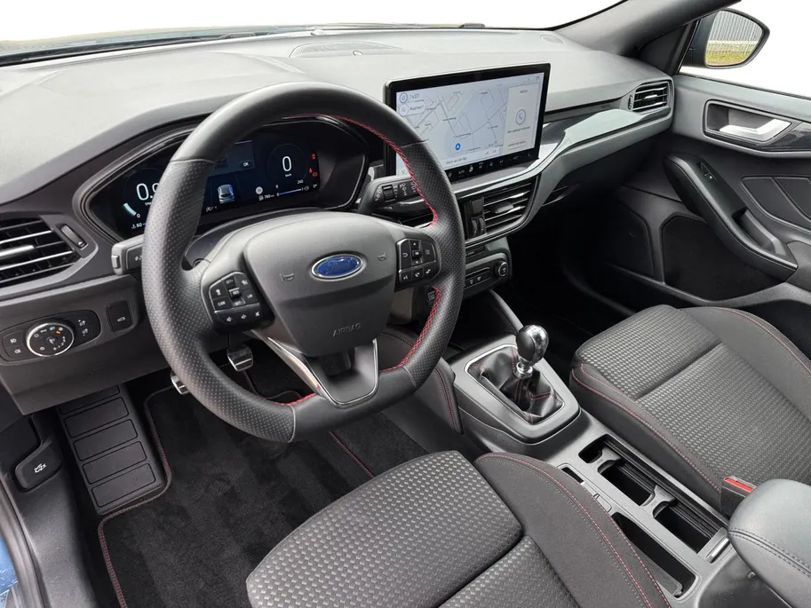 Ford Focus Wagon 1.0 EcoBoost Hybrid ST Line X | NL auto | 1e eigenaar | Dealer onderhouden | Adapt cruise control | BLIS | Winter pack | Elektr. achterklep | Parkeersensoren voor en achter | Achteruitrijcamera | Apple carplay & android auto | 18' lichtmetalen velge