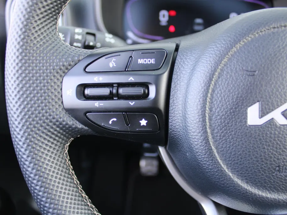 Kia Picanto 1.0 DPI GT-Line | Stuur-/stoelverwarming | Schuifdak | Camera | Dodehoek detectie | Draadloze telefoonlader | Clima | Navi | 16" LM | Cruise |