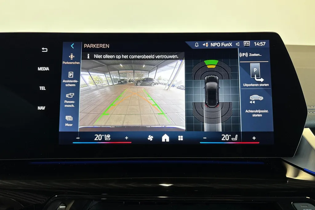 BMW 2 Serie Active Tourer 220i Premium Pack M Sportpakket