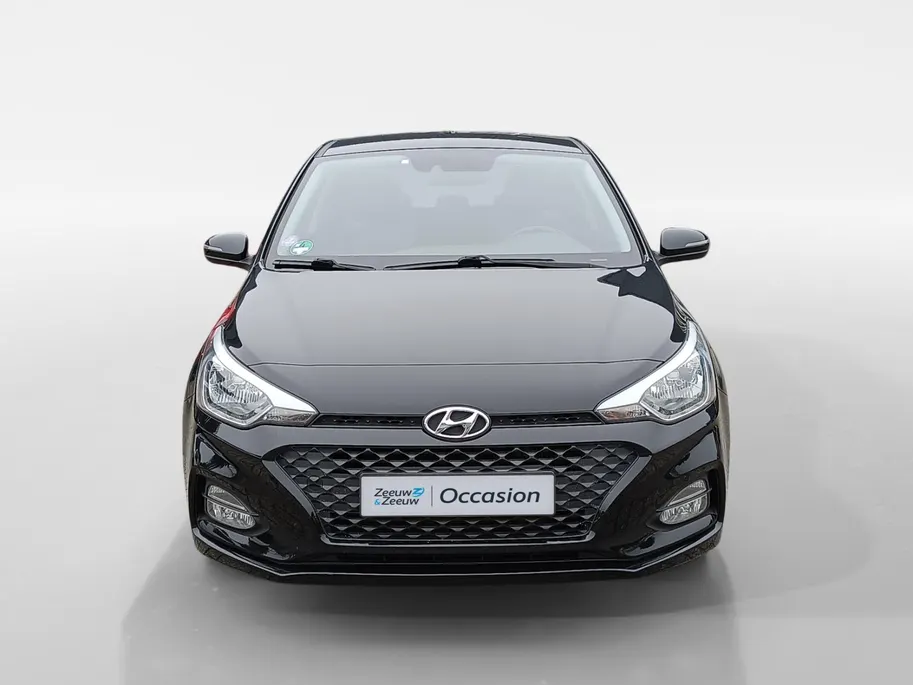 Hyundai i20 1.0 T-GDI Comfort Automaat | All weatherbanden | Trekhaakl | Navigatie | Camera |