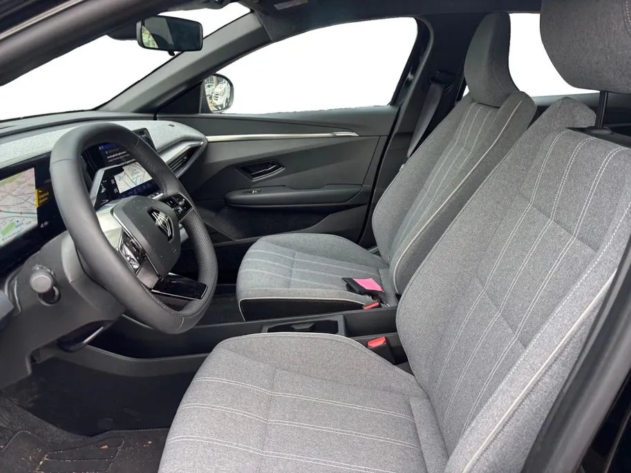 Renault Megane E-Tech comfort range Evolution 60 kWh DEMO| NAVI AIRCO CRUISE CONTROLE APPLE CARPLAY ANDROID AUTO ADAPTIEVE CRUISE CONTROLE 20INCH VELGEN ZEER MOOIE AUTO