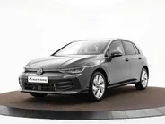 Volkswagen Golf Life Edition 1.5 eHybrid 204 PK 7 versn. DSG · Draadloze telefoonlader · Achteruitrijcamera · Privatelease Van 594,- voor  472,- obv 24 maanden! · Prijs is inclusief inruilpremie · MEGA SALE
