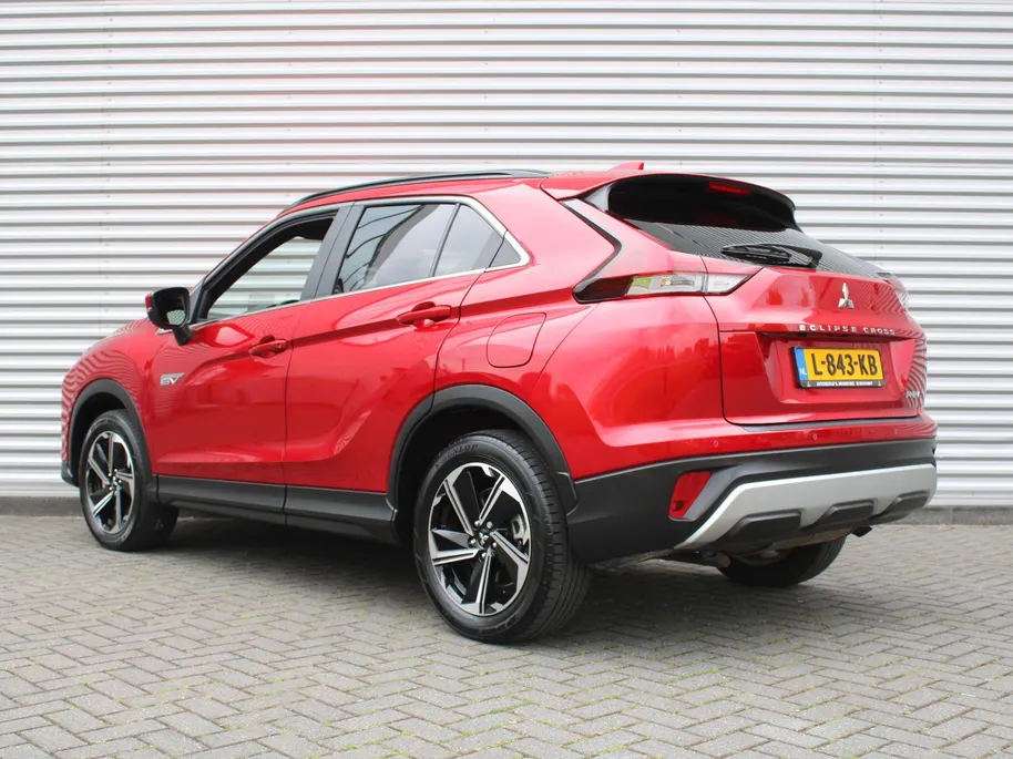 Mitsubishi Eclipse Cross 2.4 PHEV First Edition | Camera rondom | Stuur/stoelverwarming v+a | HUD | Winterset op LM | Dakdragers |