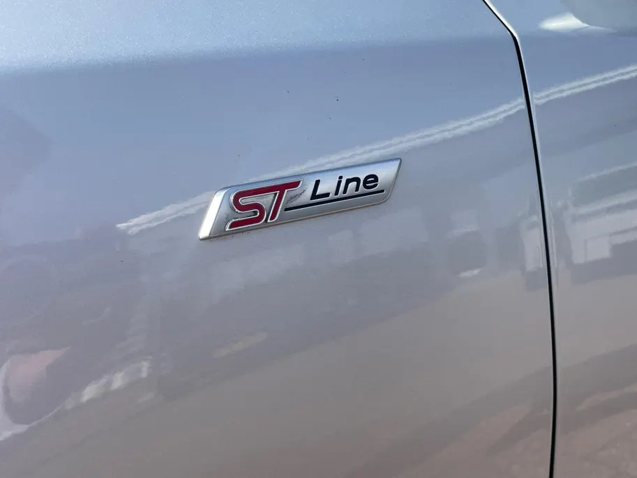 Ford Focus 1.0 EcoBoost Hybrid ST-Line *Automaat*Navi+Camera*Climate Control*Carplay*Lm.Velgen*ST Line*Zeer nette auto!