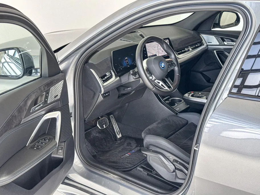 BMW iX2 eDrive20 67 kWh