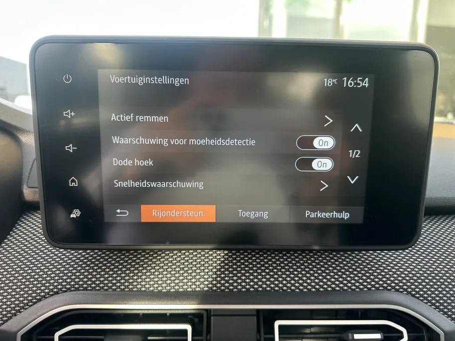 Dacia Sandero 90PK TCe Journey | Camera | Dode Hoek Detectie | Climate Control | Parkeersensoren | Apple CarPlay/Android Auto | Cruise Control | Full LED | 12 Maanden BOVAG Garantie