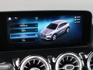 Mercedes-Benz GLA 200 Business Solution AMG l Trekhaak l Keyless l Panoramadak l Ambiente lichtpakket