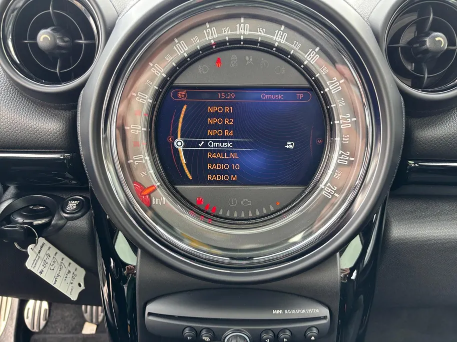 MINI Countryman 1.6 John Cooper Works ALL4 Chili | Pano-dak | Navigatie | 18 Inch | Sportstoelen | Stoel- voorruitverw. |