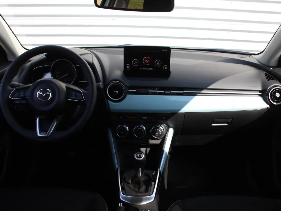 Mazda 2 1.5 e-SkyActiv-G 90PK 6MT Exclusive-Line | Private lease v.a. € 429 p/m | Camera | Dodehoek detectie | Clima | LED | Stoel- / Stuurverwarming |