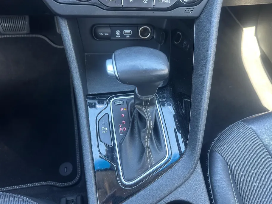 Kia Niro 1.6 GDi Hybrid DynamicLine | Trekhaak | Carplay | Automaat | Camera |