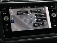 Volkswagen Tiguan 1.4 TSI 245pk DSG eHybrid R-Line Business · Apple/Android Car Play · Wegklapbare Trekhaak · Alarm · Dodehoek Detectie · Stoel-& Stuurverwarming · 19'' Inch ·