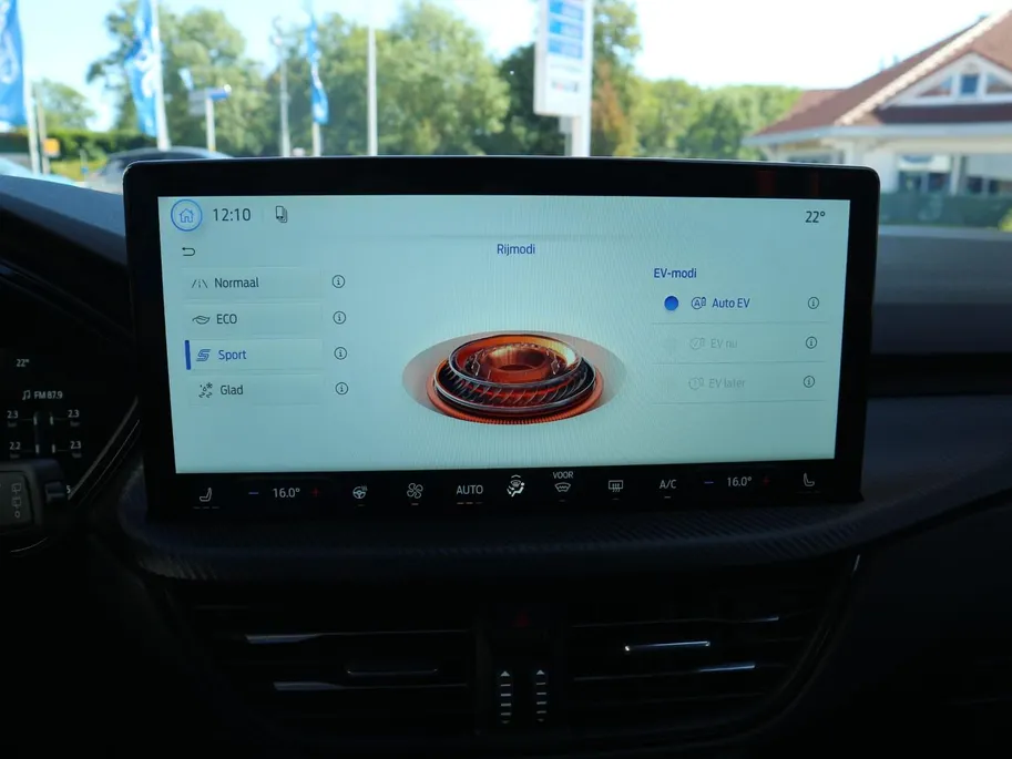 Ford Kuga 2.5 PHEV ST-Line X 243pk | Trekhaak wegklapbaar | Adaptieve LED verlichting | All-Wheater banden