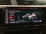Audi e-tron 55 quattro S Line 300kW/408PK 95 kWh · Panoramadak · Camera + Parkeersensoren · Drive select