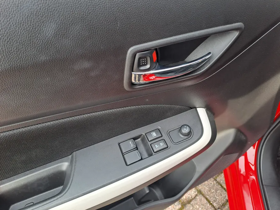 Suzuki Swift 1.2 Select AUTOMAAT | Airco | Stoelverwarming | DAB | Camera | Bluetooth | Apple Carplay / Android Auto